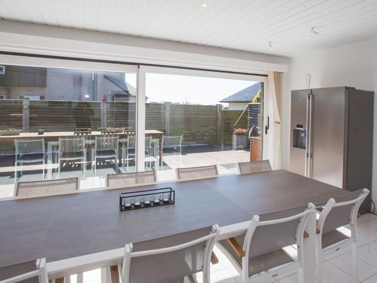 Splendid Villa In Middelkerke With Sauna Bubble Bath Bagian luar foto